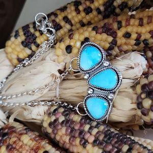 Gorgeous NWOT Native American Triple Stone Kingman Turquoise Cluster Necklace 💙